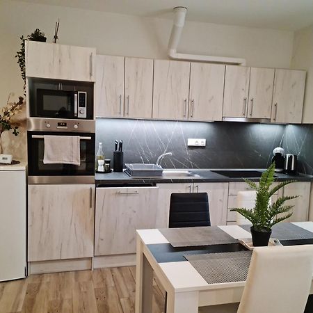 Apartmany Zirec Dvur Kralove nad Labem Ngoại thất bức ảnh