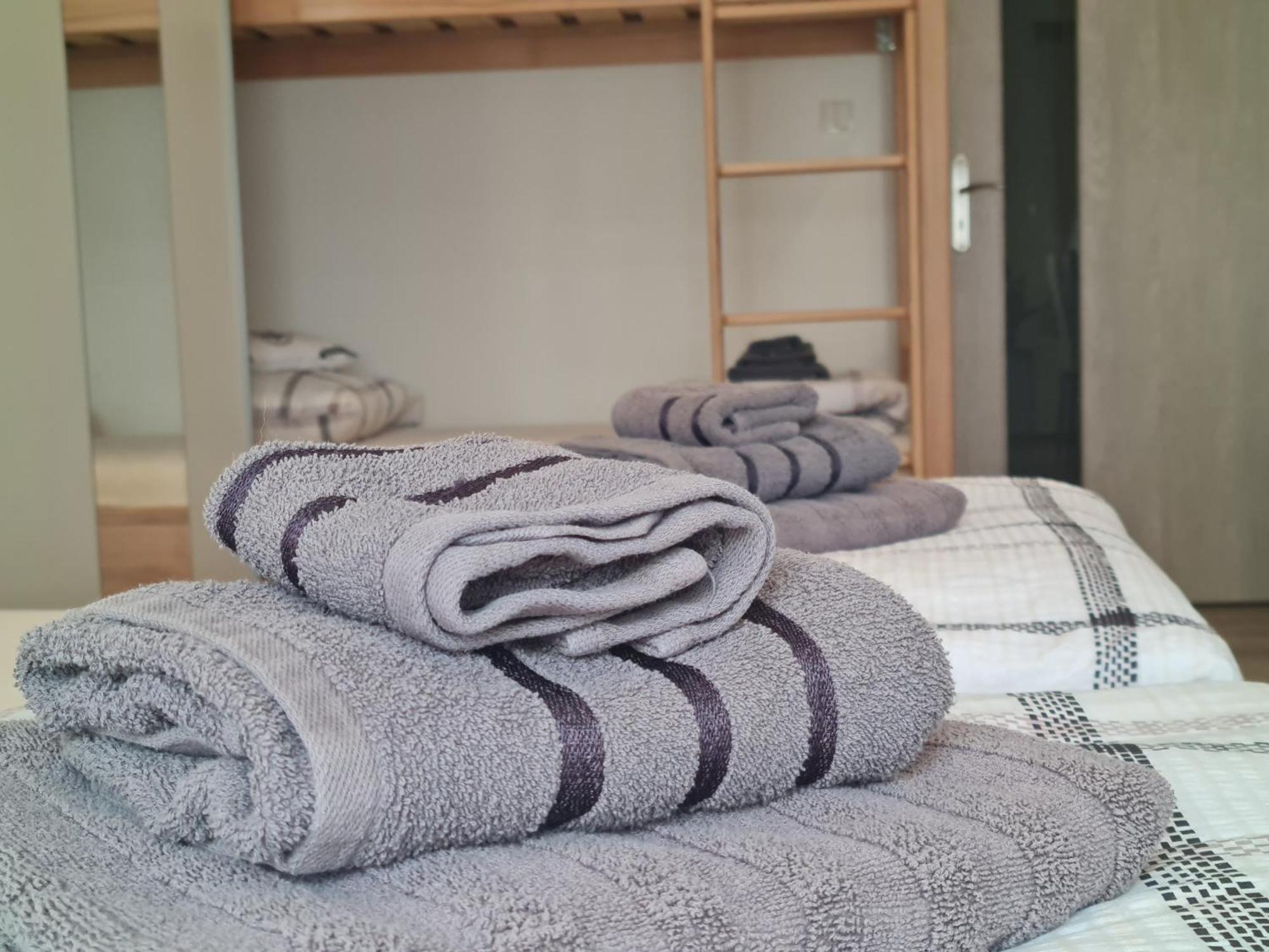 Apartmany Zirec Dvur Kralove nad Labem Ngoại thất bức ảnh