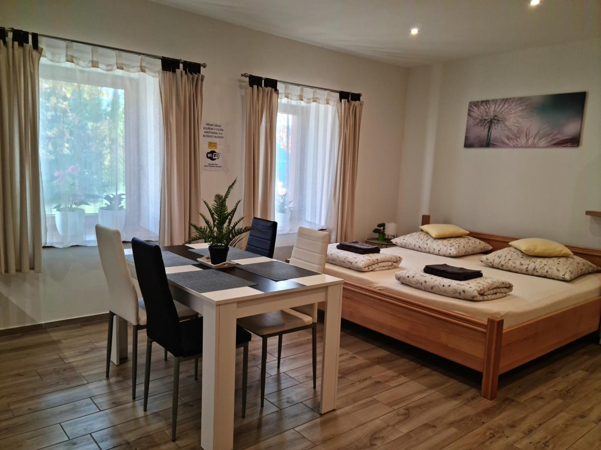 Apartmany Zirec Dvur Kralove nad Labem Ngoại thất bức ảnh