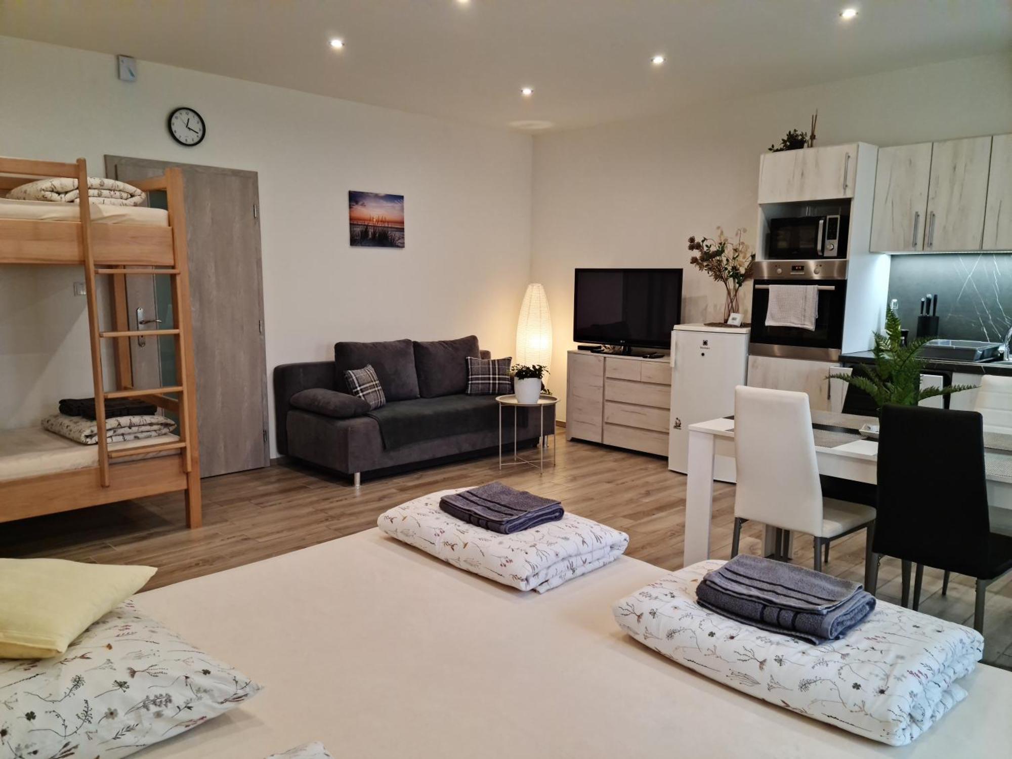Apartmany Zirec Dvur Kralove nad Labem Ngoại thất bức ảnh