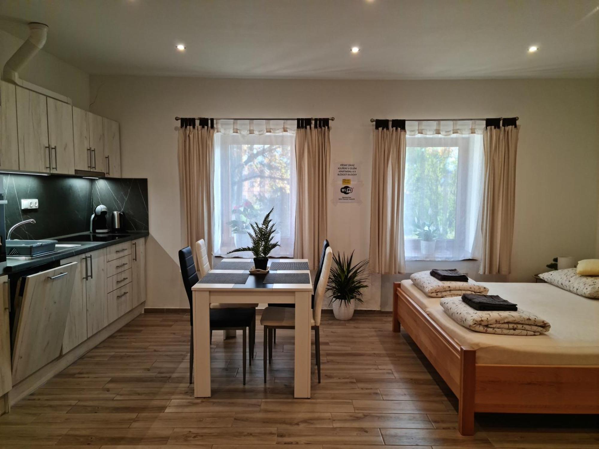 Apartmany Zirec Dvur Kralove nad Labem Ngoại thất bức ảnh